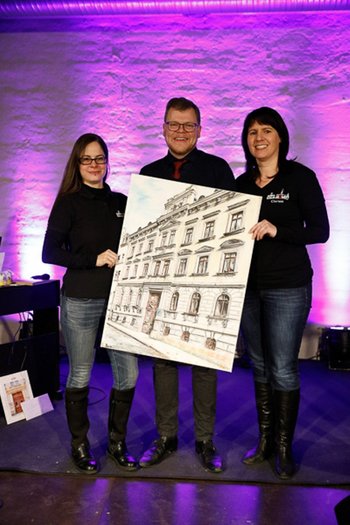 Das Bild zeigt kommunale Verteter bei der Eröffnung