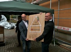 ©Niels Lemke, Bürgermeisteramt St. Peter Das Bild zeigt ein Geschenk zum Richtfest