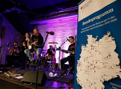 Das Bild zeigt Musiker bei der Eröffnungsfeier