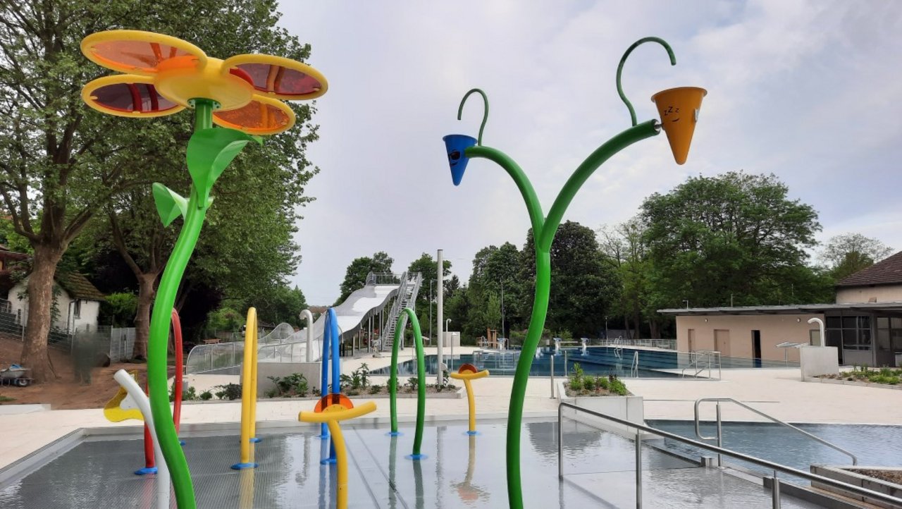 Eindruck vom fertig sanierten Freibad in Knittlingen, Baden-Württemberg. 