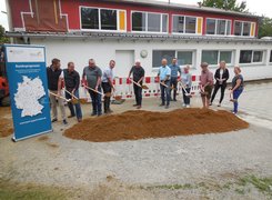 Verantwortliche beim Spatenstich 