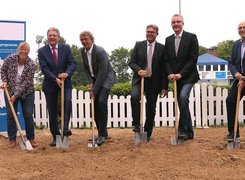 © Stadt Minden Das Bild zeigt kommunale Vertreter beim Spatenstich