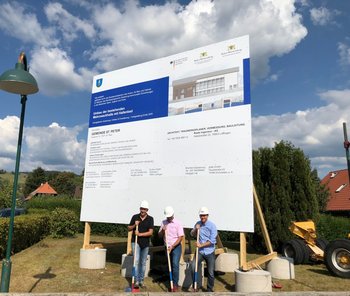 © St. Peter Das Bild zeigt den Spatenstich