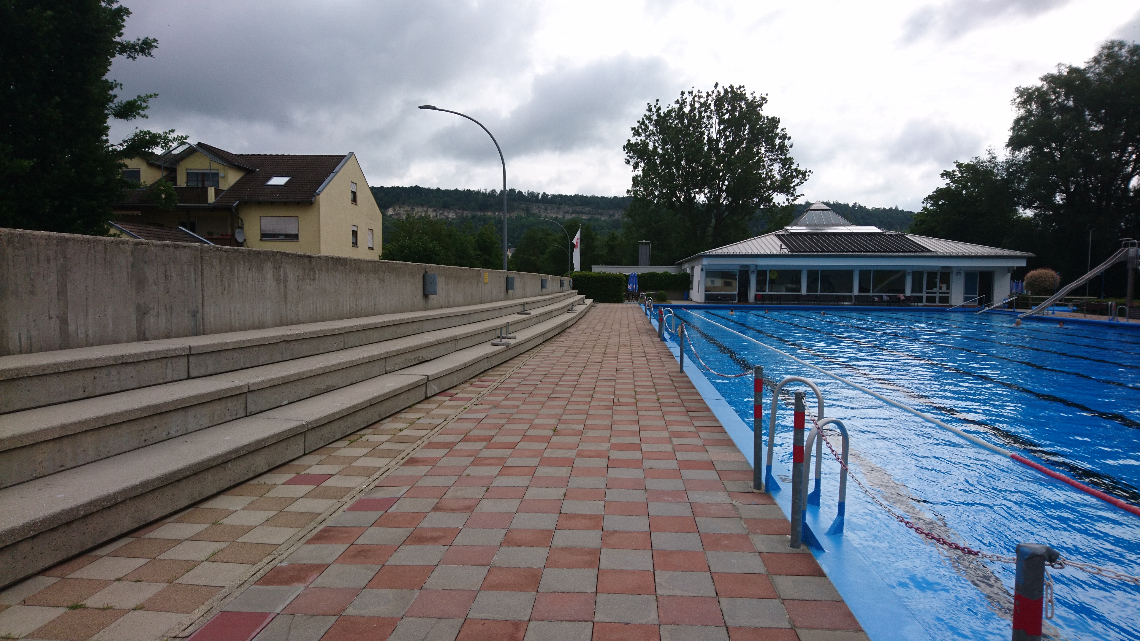 Stadt Beilngries Das Bild zeigt ein Freibad.
