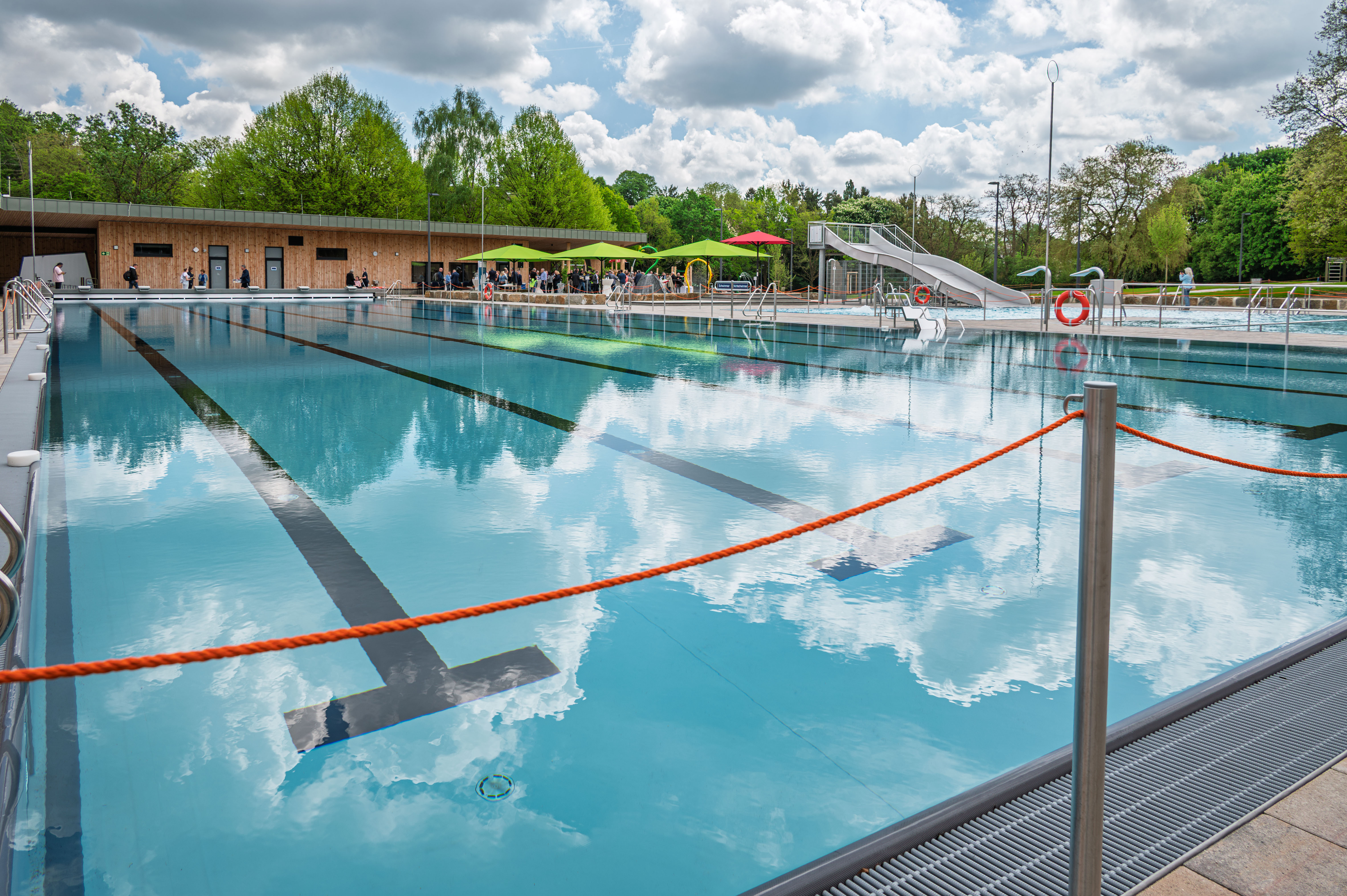 Stadt Wuppertal/GMW Das Bild zeigt den finalen Stand des Schwimmerbeckens.