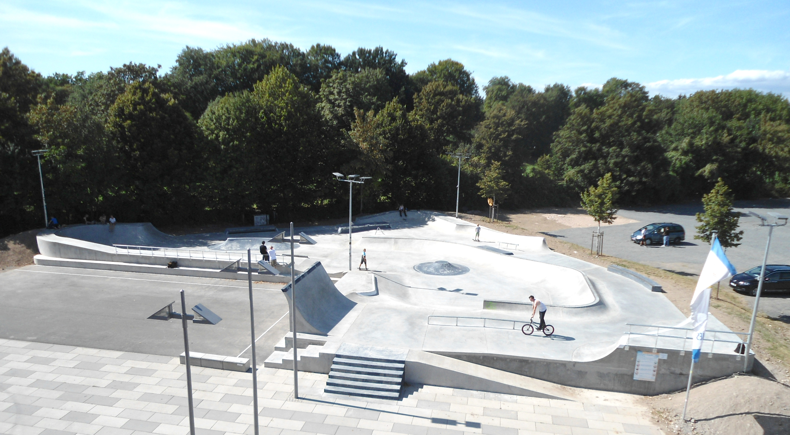 Das Bild zeigt eine Visualisierung eines Skateparks.